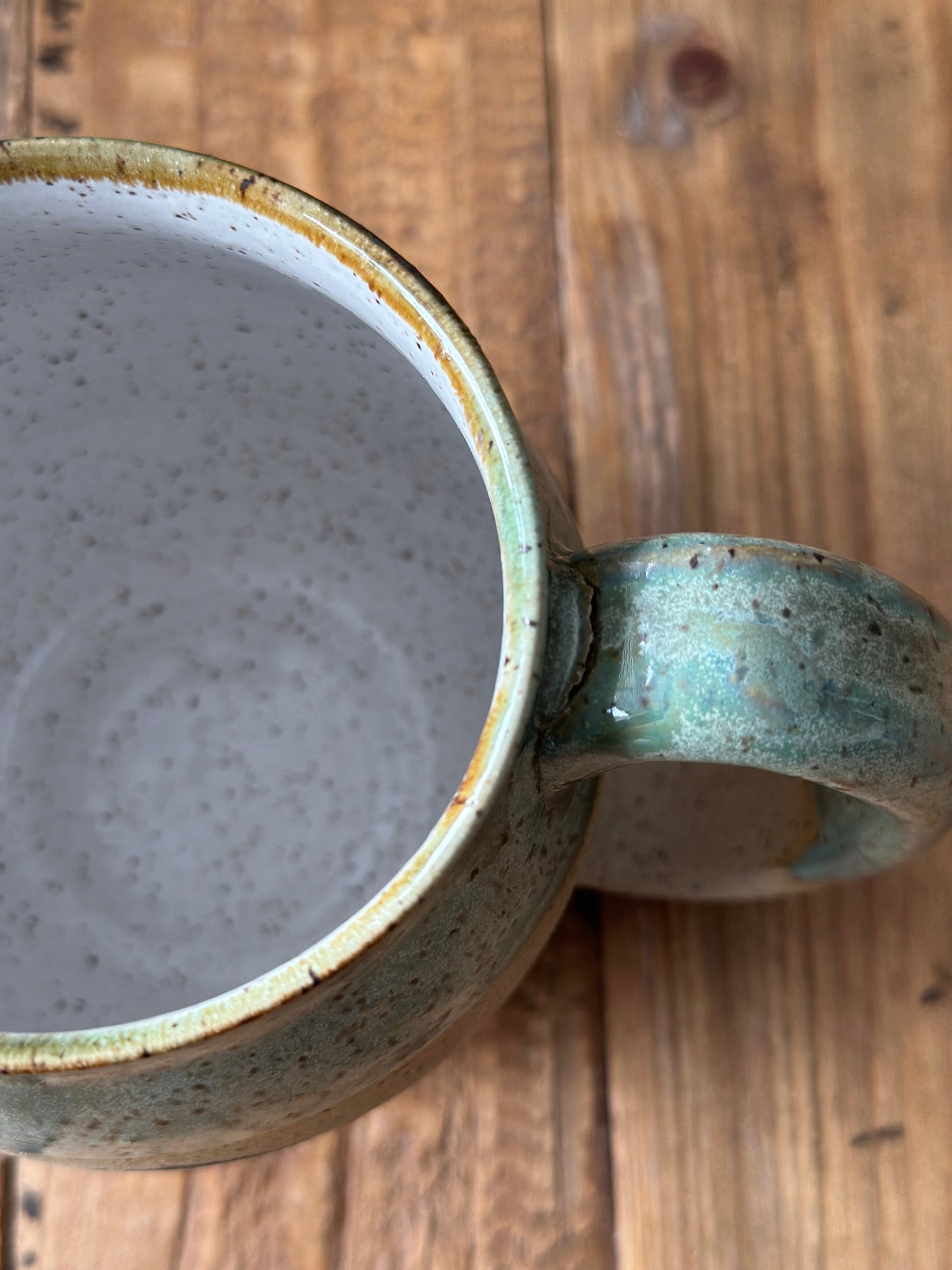 Round Tree mug, handle not perfect