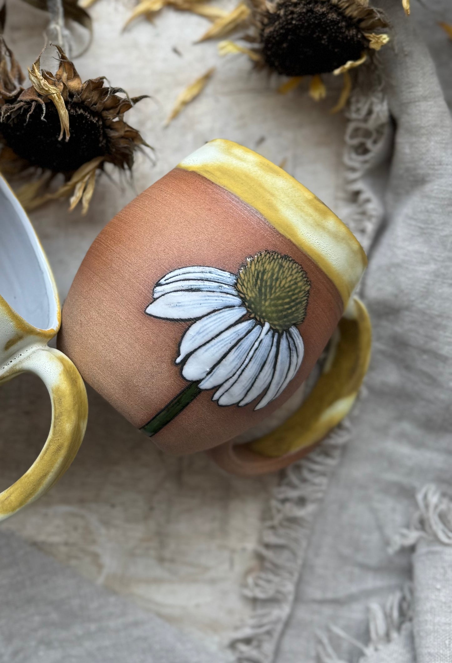 White Daisy Mug